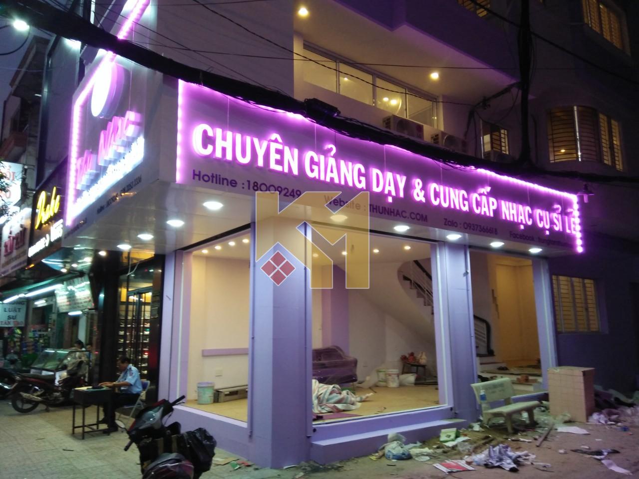 Bảng hiệu Bảng hiệu